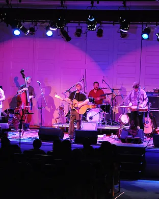 Railroad Earth Strausstown